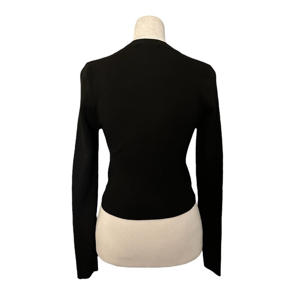 NWT Black Cropped Ribbed Long Sleeve Sweater Front Cut Out Women’s Size M - Picture 2 of 4